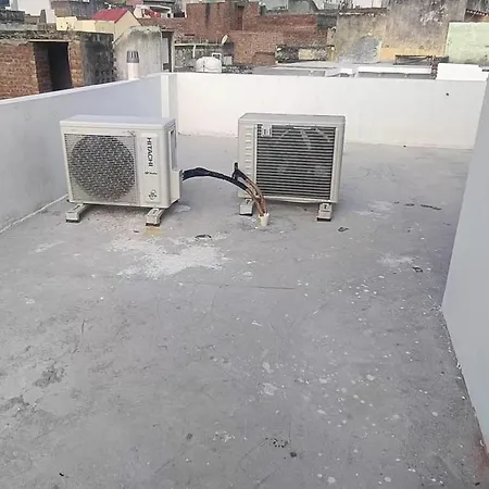 Goenka Home Stay Barsana Chhata Exterior photo