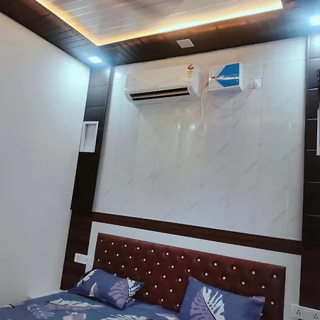 Goenka Home Stay Barsana Chhata Exterior photo