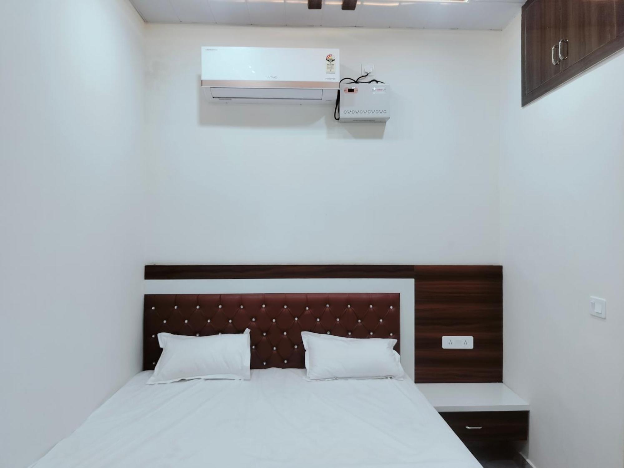 Goenka Barsana Homestay Chhata